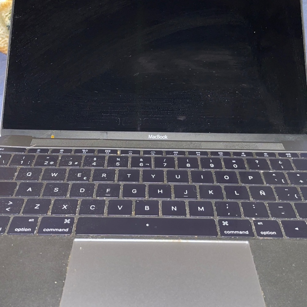 MacBook *SOLD** - Picture 4 of 10